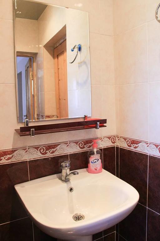 מסטיה Dodo Japaridze Guesthouse מראה חיצוני תמונה
